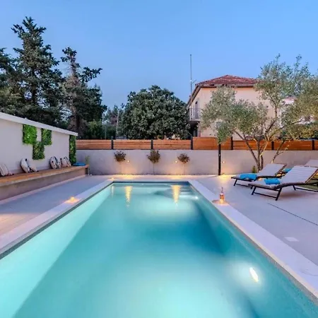 Villa B&d With Heated Pool