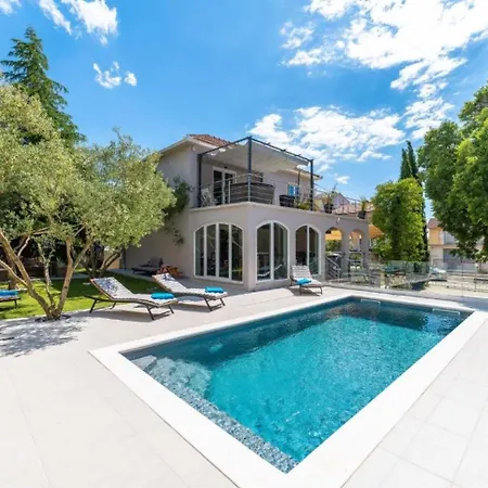 Villa B&d With Heated Pool *