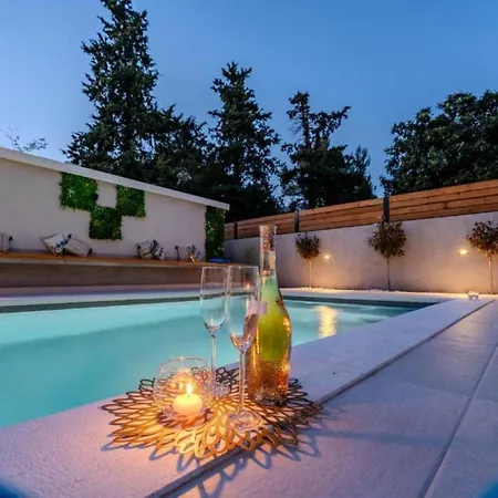 Villa B&d With Heated Pool Zadar