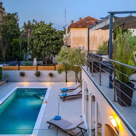 B&d With Heated Pool *