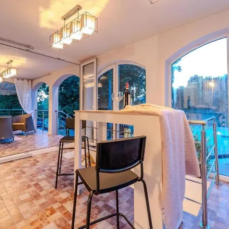 וילה B&d With Heated Pool *
